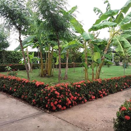לינה וארוחת בוקר C&H Casa Campestre El Oasis Ricaurte Girardot מראה חיצוני תמונה