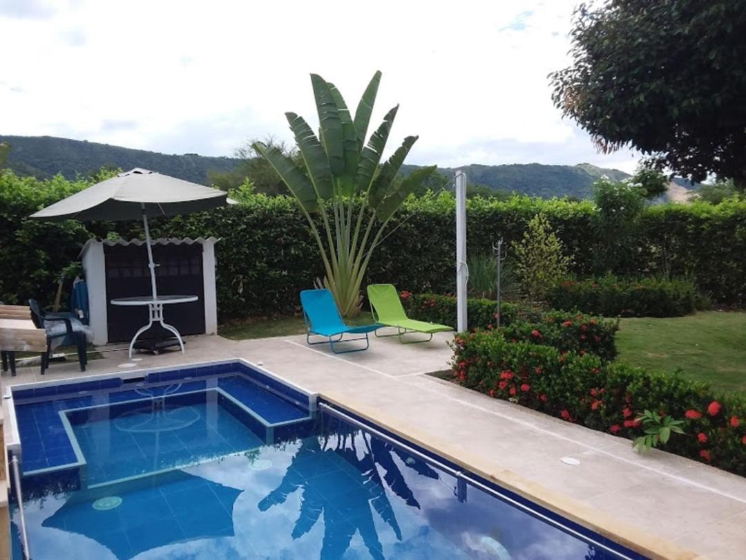 לינה וארוחת בוקר C&H Casa Campestre El Oasis Ricaurte Girardot מראה חיצוני תמונה