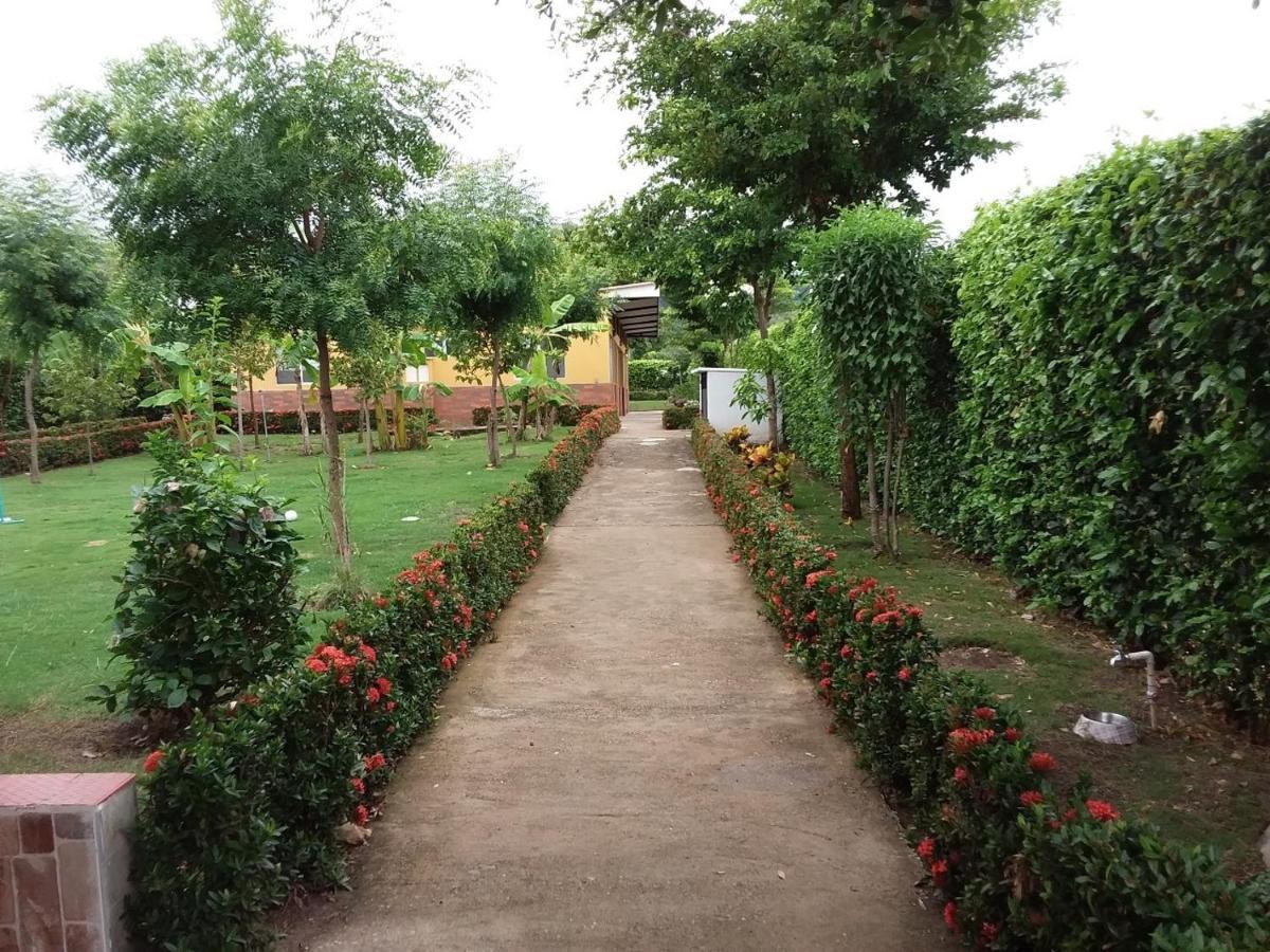 לינה וארוחת בוקר C&H Casa Campestre El Oasis Ricaurte Girardot מראה חיצוני תמונה