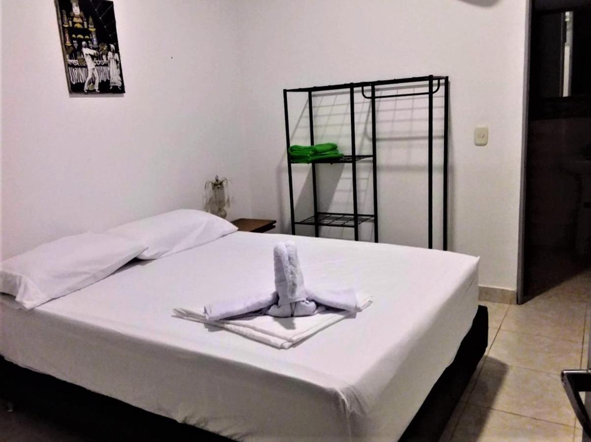 לינה וארוחת בוקר C&H Casa Campestre El Oasis Ricaurte Girardot מראה חיצוני תמונה